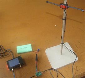 DIY signal source for 2.4 GHz antenna range uses nanoVNA as signal source, amplified by a 20 dB MAR amplifier