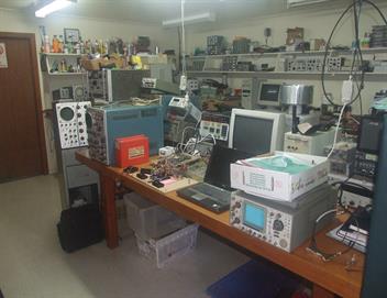 Original workshop of Peter Ward, AX2VCI Original workshop of Peter Ward, AX2VCI.