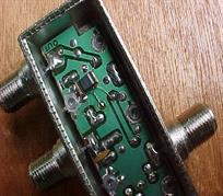 TV splitter used as source of ferrite for DIY directional coupler